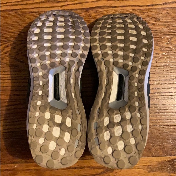 Adidas Ultra Boost Night Cargo - Picture 3 of 3